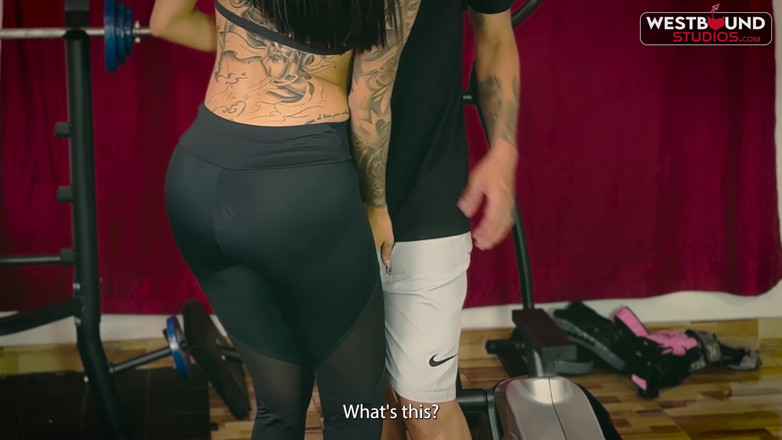 Run good girls: Aleja Rico spor salonunda kişisel antrenör Dani Clark tarafından sikiliyor