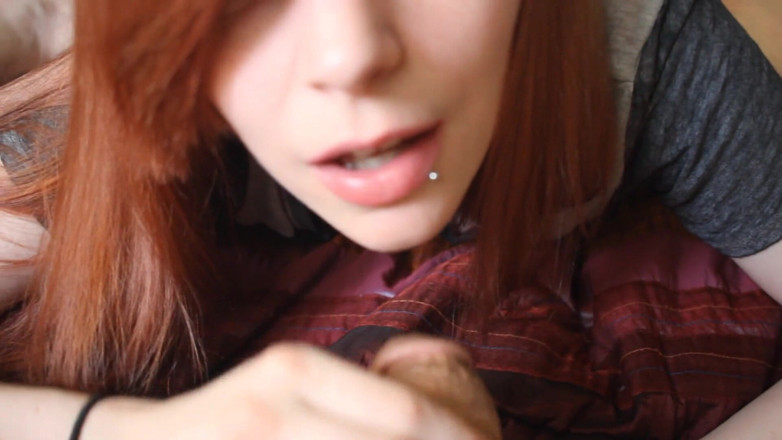 GamerGirlRoxy: Daddys little whore after class chores