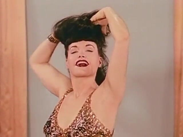 Vintage Usa: Compilação. Dança erótica e briga de uma milf sexy vintage (sem áudio,...