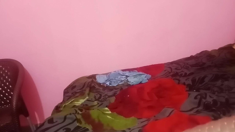 SHAKRATASNEEM: 达西继妹设置继兄弟硬操逼如此热，非常漂亮