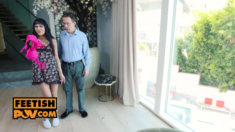 FeetishPOV: Itspov - anya skye si cewek cantik lagi asik footjob sampai...