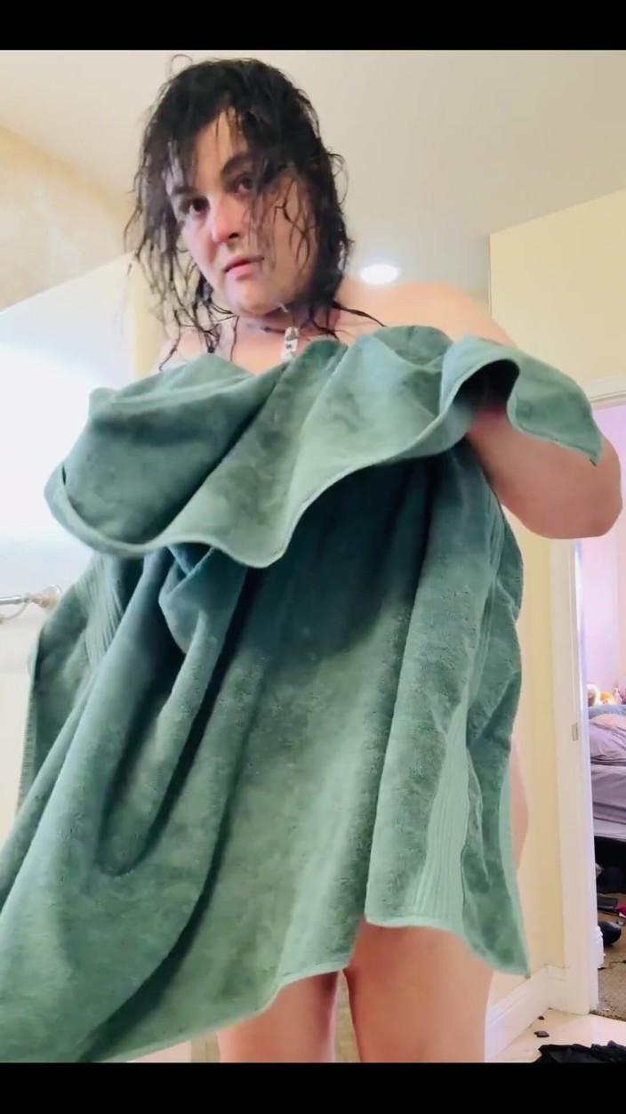 Christi Cream Cake: Join Me for a Shower