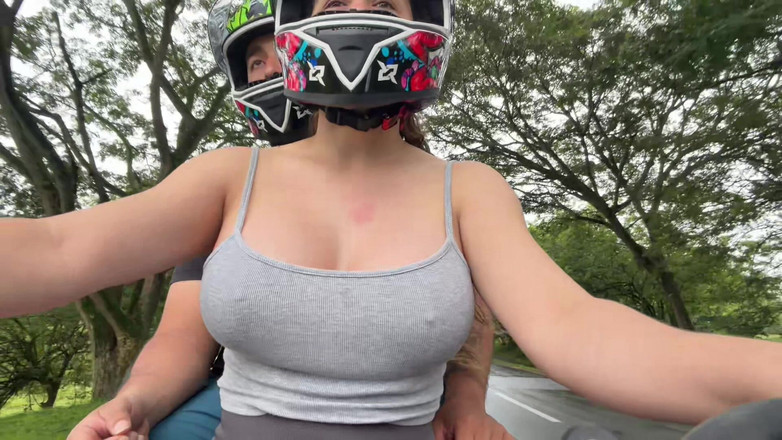 Sweetfantasy131: Ibu tiri memikat saya tanpa coli untuk menonton filem