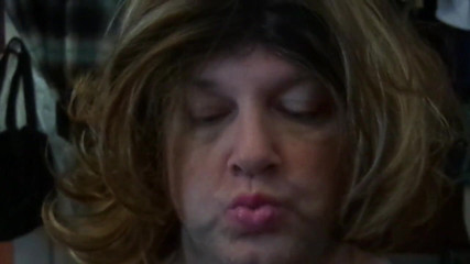 BBW nurse Vicki adventures with friends: BBW Nurse Vicki teaches her sissy how 2 puts on Lipstick