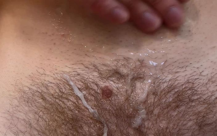 Benny Fox: Benny Fox masturba su gran polla twink