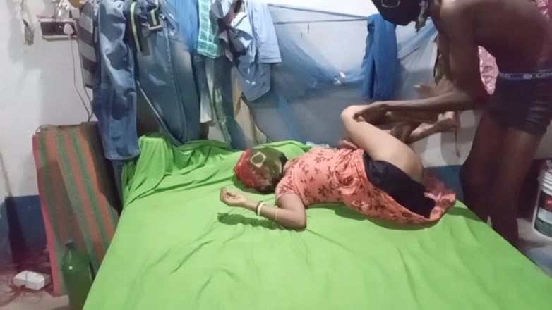 Bengaliauntykichut: Desi Hot Ass Sexy Village Women Romance