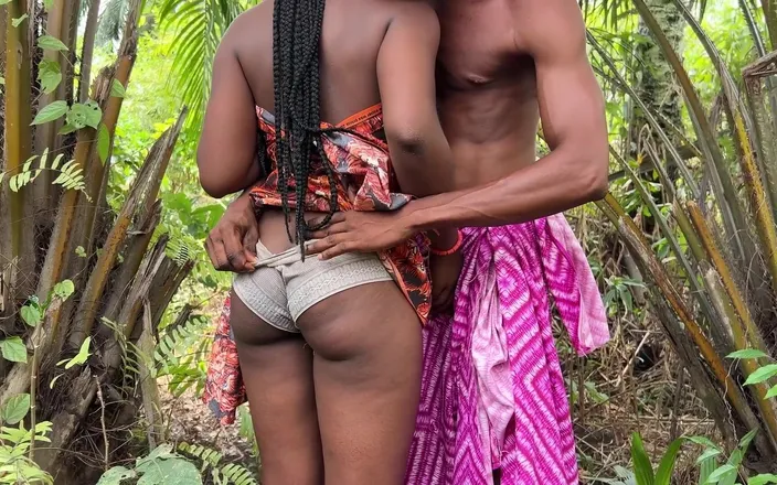 XQuillix: Outdoor Sex Couple