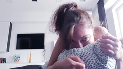 WandaBaby: भूखी चूत विशाल चरमसुख तकिये पर कूदने के तरीके की तलाश में है