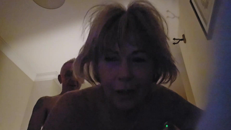 SilverFux: 복수하는 바람피는 주부, 가장 친한 친구 남자한테 따먹히는 도기 스타일 촬영