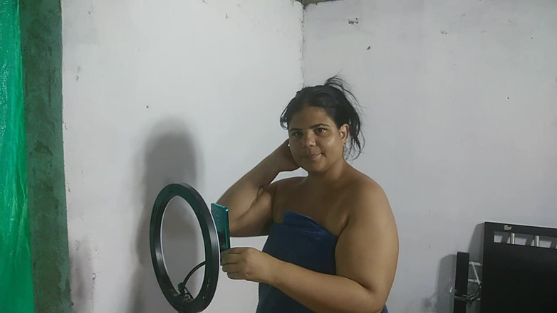 Adribella69: 我对我的丈夫和我的继兄弟不忠，他给了我一次丰富的性爱