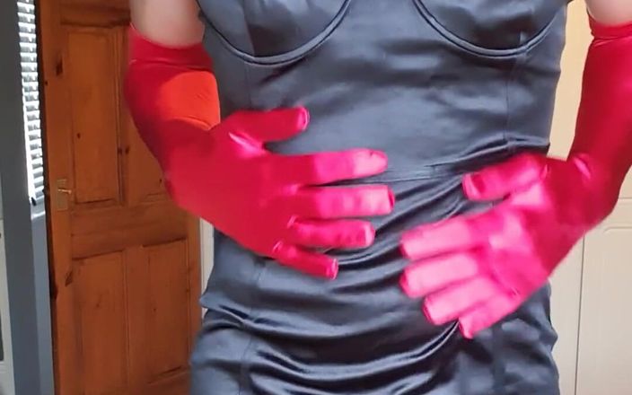 Jessica XD: Red satin gloves ️and tight black satin dress