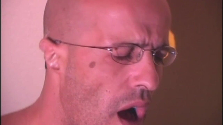 Inhonorof porn: Pijpen en neuken in de rook