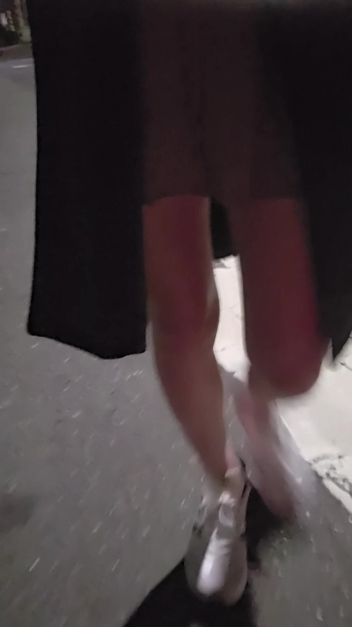 Taiwancdgirl: 미니 스커트 밑에 그런 암시적인 장면이 있습니다.