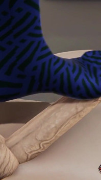 Quente Ms Davidson punheta e punheta com os pés em seu serviço de leggins azuis fazem pau grande gozar muito esperma
