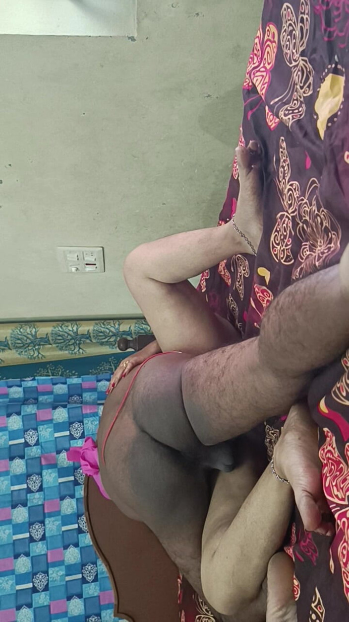 Desigirlsiri: Momen-momen sepi saat dia lagi berkunjung ke rumah vadina telugu