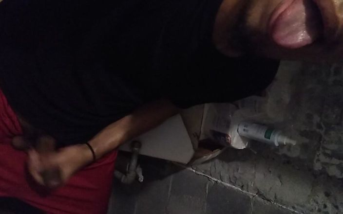 AlexAlejandro13: Солома в туалеті була необхідна. Тобі це дуже подобається.
