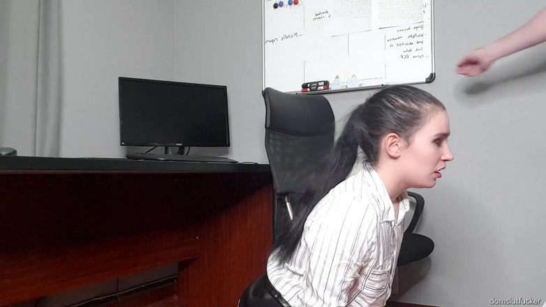 domslutfucker: Office Enemy recebe uma gozada interna anal, bunda pra boca