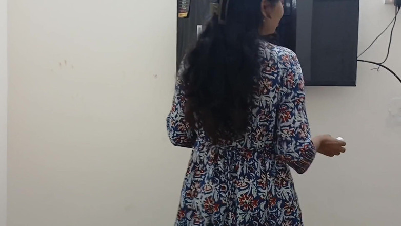 Desisexqueen: Seks romantis sama pembantu india