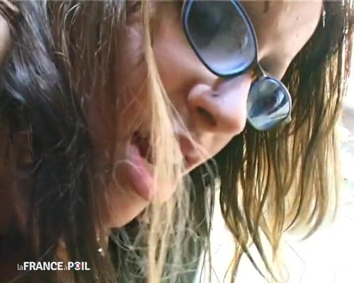 Rue Chaude: Bbw dívka s brýlemi dostane svůj první anální sex