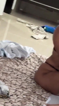 Aman tanrım, teyzemin bu videoyu çekmeme yardım ettiği için boşandıktan sonra utanç verici hale geldiğine inanamıyorum