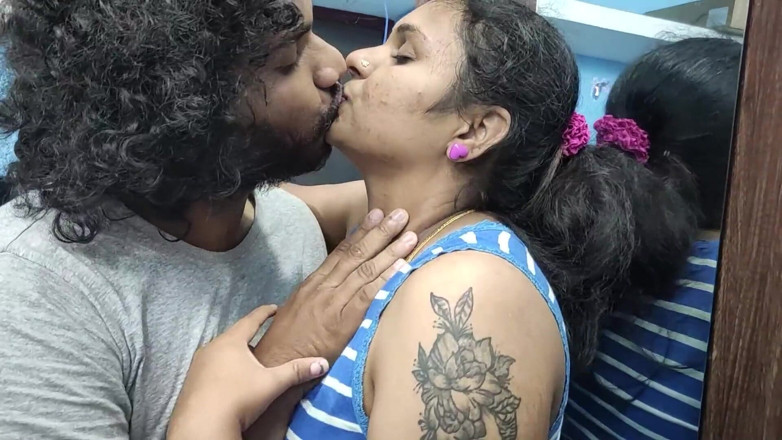 Vaigavarun45: Shimmy and Tracks Removal and Hot Kiss with Boobs Press...