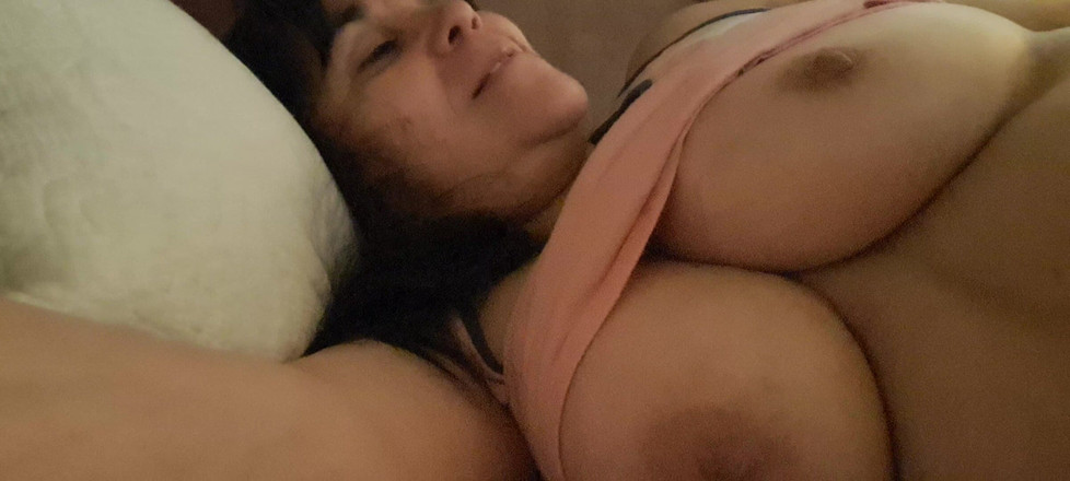 Mommy big hairy pussy: Mereka meniduri saya sangat awal dalam senyap