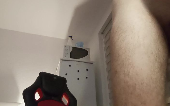 Dikk Richards: Auch masturbieren in meinem Wohn und Schlafzimmer
