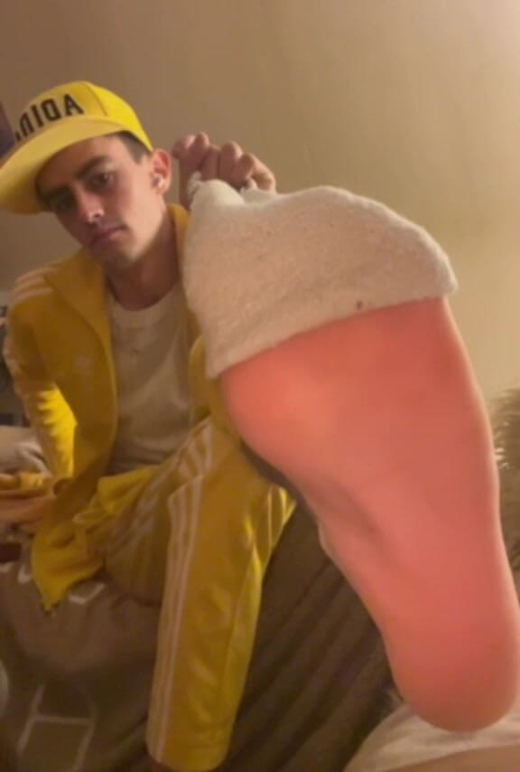 CharlieFox99: Twink uctívání nohou POV