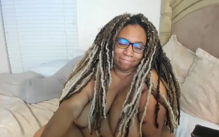 Josie4yourpleasure: Stream Started 08/20/2022 11:28 Pm