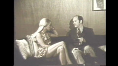 Vintage megastore: Tvrdé šukání pro sexy blondýnku ve vintage porno videu ze Sevnties
