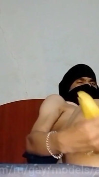 Muz salatalık taze suyu doğrudan femboy twink götüme giriyor