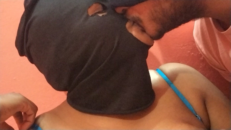 Benita sweety: Beso de labios profundo caliente y sexo al estilo perrito