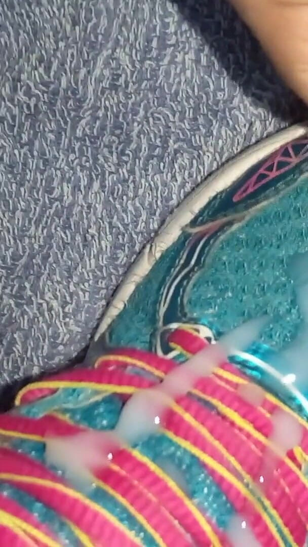 Cum on Asics Sneakes (Brazil sneaker fetish guy)