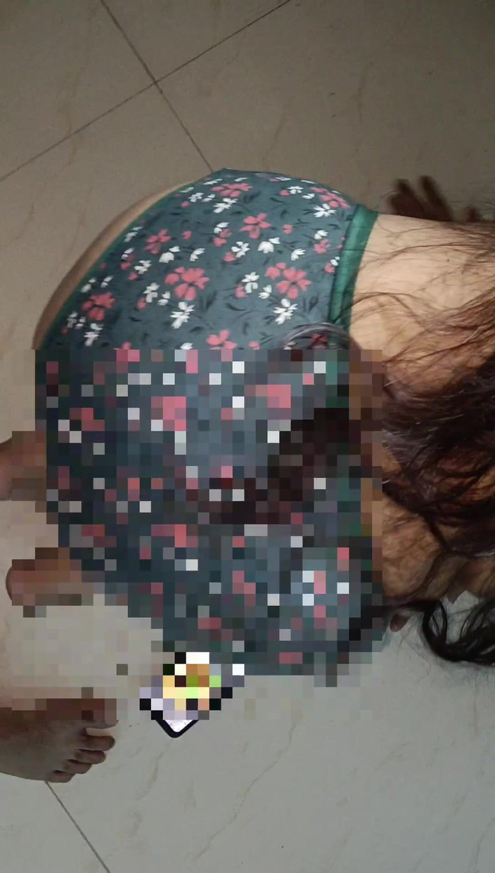 Poonamrandi143: Baldızını mutfakta sikiyor