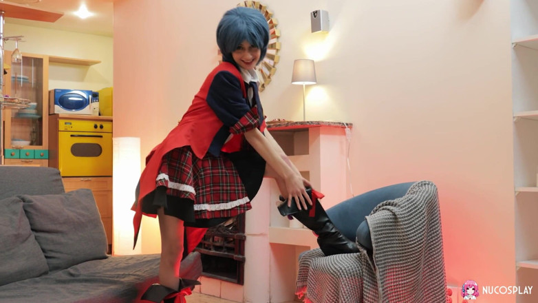 Nu Cosplay: 그녀의 쪼이는 작은 보지 따먹는 걸 좋아하는 파란 머리 소녀 Sasha Paige