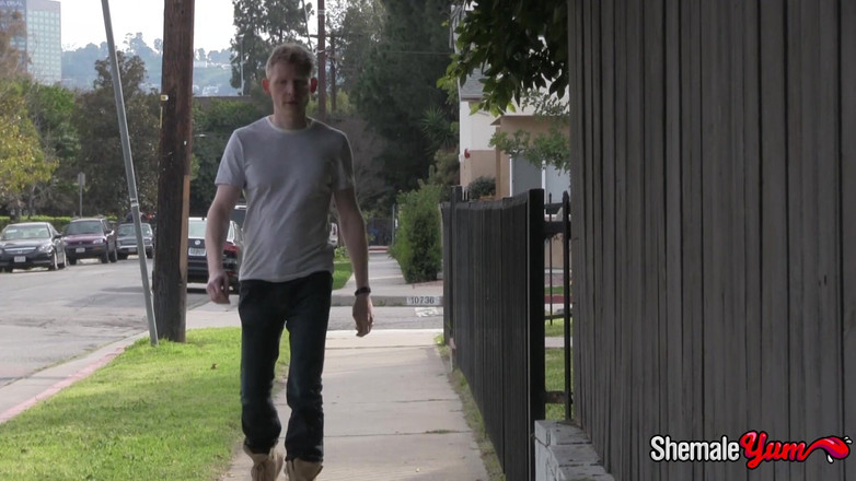 Grooby Girls: Groobygirls: Trans Sensation Annabelle Lane Poolside XXX