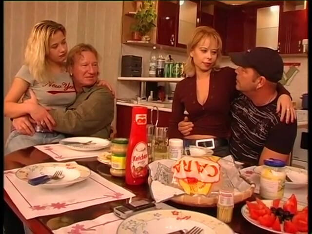 My porn family: Model - Una Famiglia Modello (Pełny film porno)