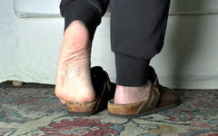 Lady Victoria Valente: Extrémní sýrová terapie nohou, část 1