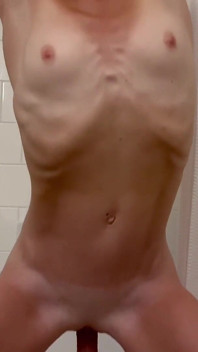 Reife MILF hüpft Dildo in der Dusche mit orgasmus