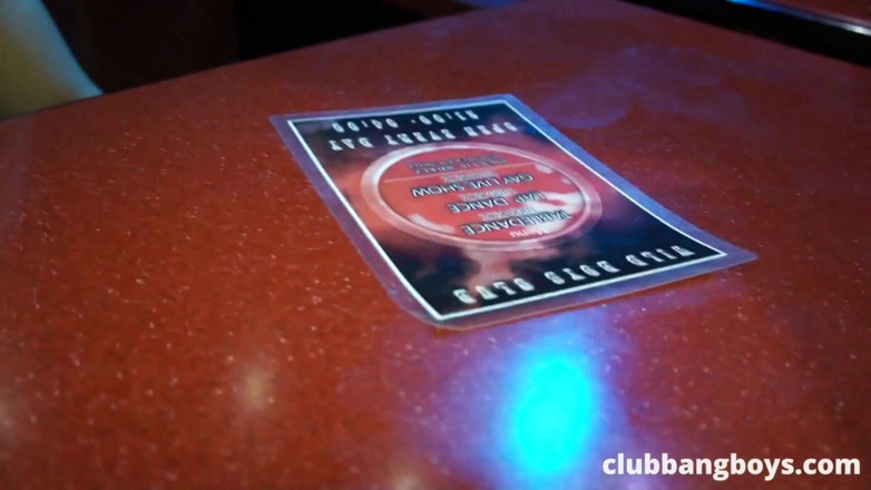 Club Bang Boys: Götten sikildikten sonra lezzetli bir yüze boşalma