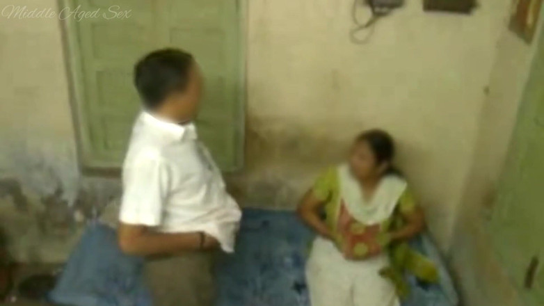 Middle Aged Sex: Indian Real Desi Maid Pussy Licking and Cheating Sex