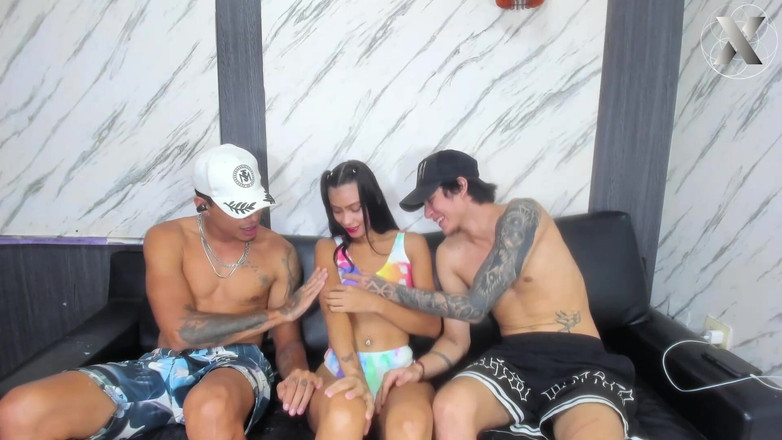 Latin bitch: Drsný orální sex s facefuckingem