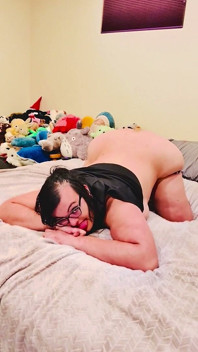 Trans iri güzel kadından sallanan pasta