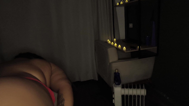 Nurseblack: Něžný paroháč dal masáž s velkým černým pérem bbw manželce Ebony...