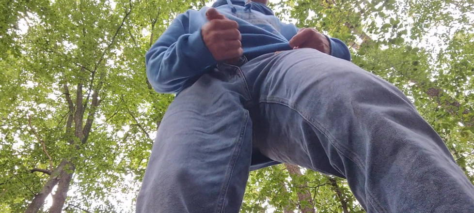 Fucky Boy21: Трахающий огромный член в лесу
