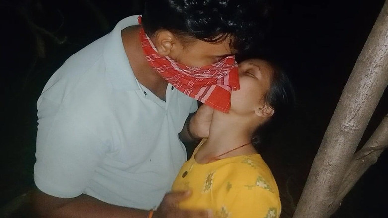 NikiRathod: Sau một thời gian dài làm tình trong rừng sâu...