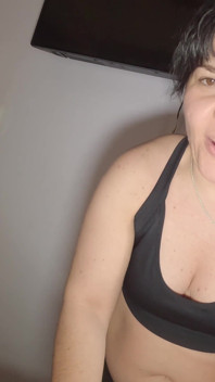 妻とセックスしながら、彼女はジムトレーナーとどうやってやったか話してくれました。私は彼女の中で射精しました