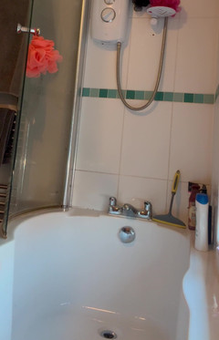 Kadu: Спрятать камеру в туалете моего друга.