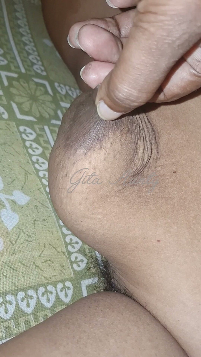 Indian aunty sex: Video Bermain Dengan Payudara Wanita India