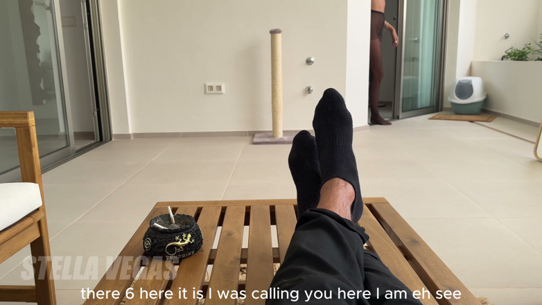 Stella Vegas: ถอดทุกอย่างยกเว้นถุงน่อง